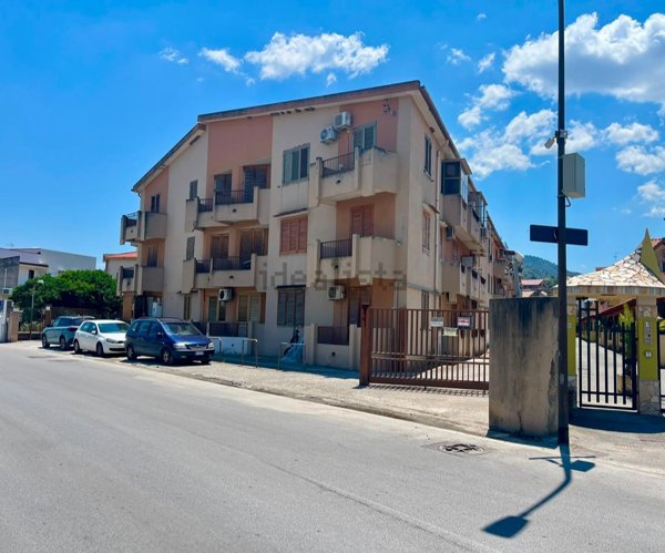 appartamento in vendita ad Oliveri
