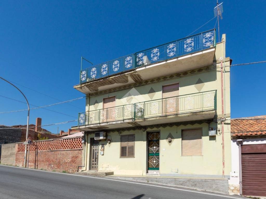 casa indipendente in vendita a Pace del Mela in zona Giammoro
