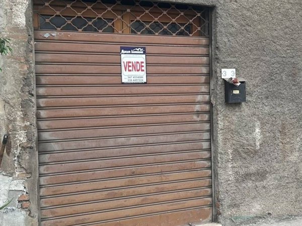 negozio in vendita a Pace del Mela in zona Giammoro