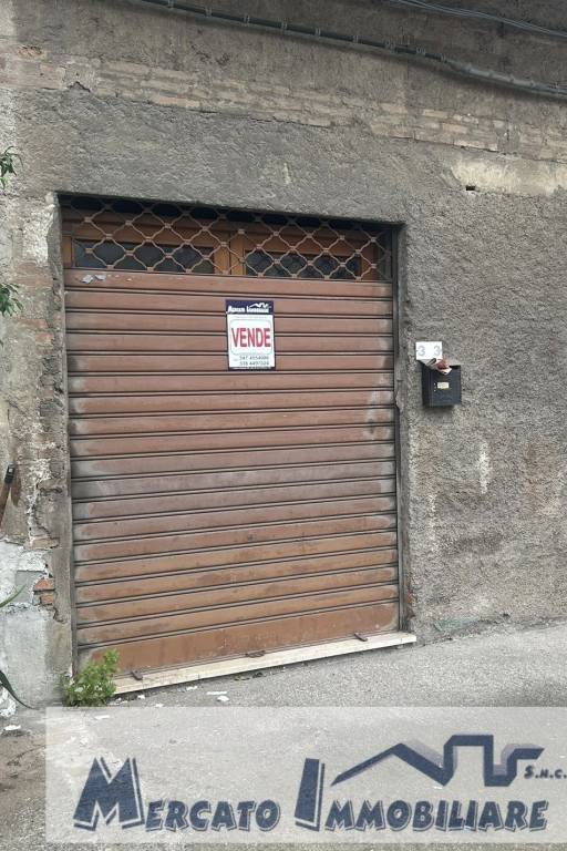 negozio in vendita a Pace del Mela in zona Giammoro