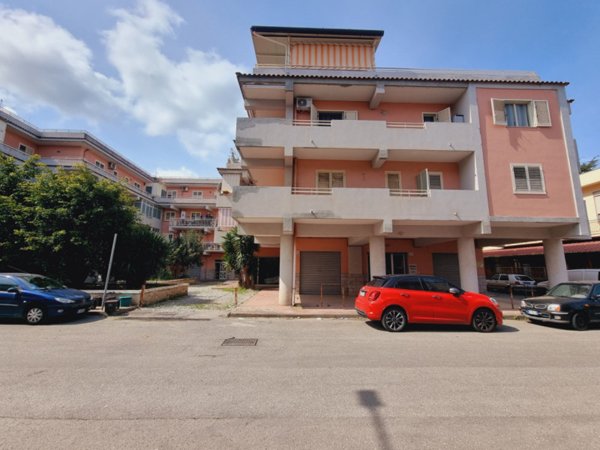 locale di sgombero in vendita a Pace del Mela in zona Giammoro