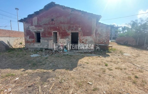 casa indipendente in vendita a Pace del Mela in zona Giammoro