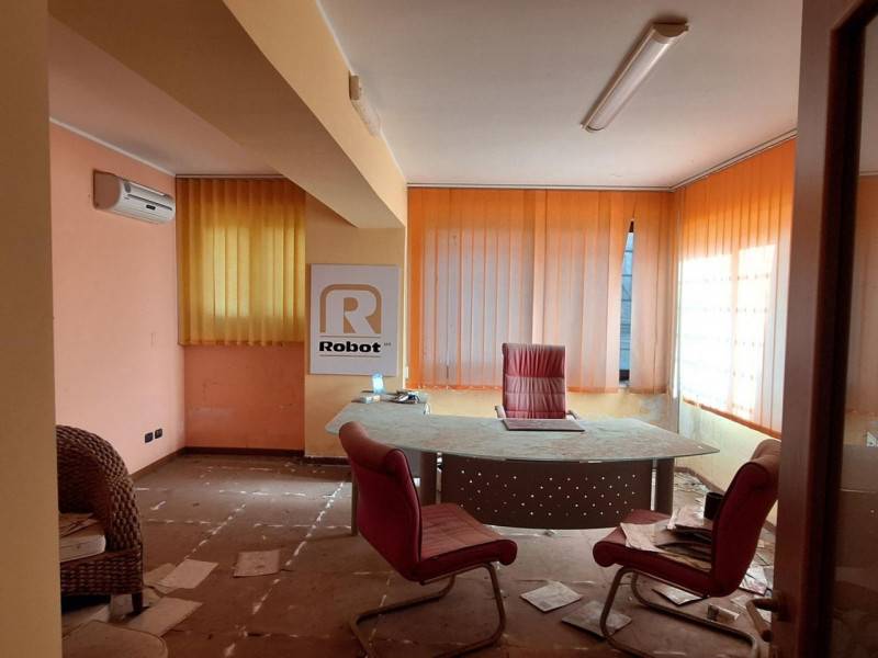 ufficio in vendita a Pace del Mela in zona Giammoro