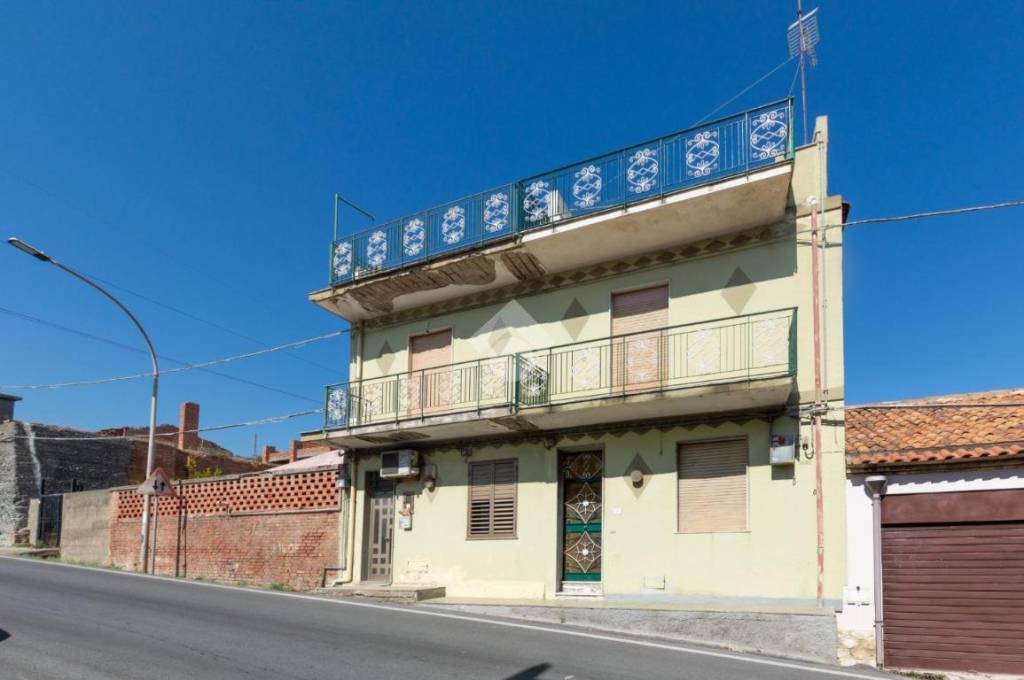 casa indipendente in vendita a Pace del Mela in zona Giammoro
