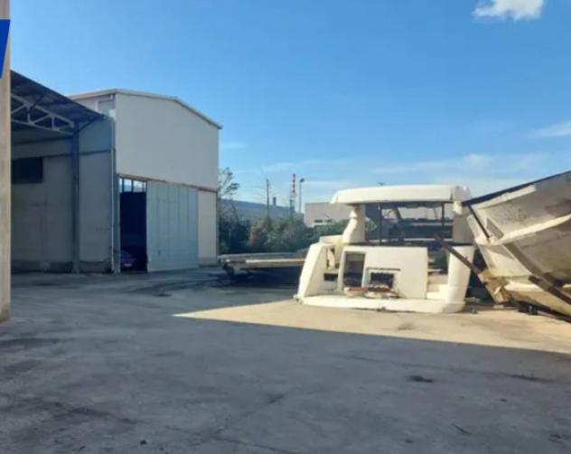 locale commerciale in vendita a Pace del Mela in zona Giammoro