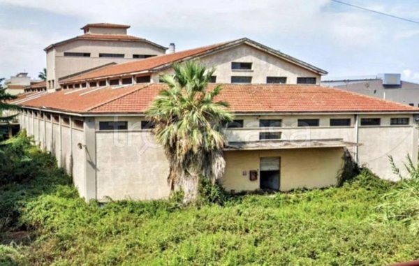 locale commerciale in vendita a Pace del Mela in zona Giammoro