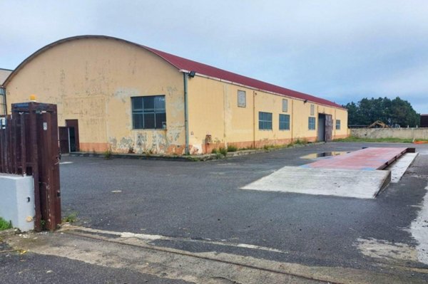 capannone in vendita a Pace del Mela in zona Giammoro