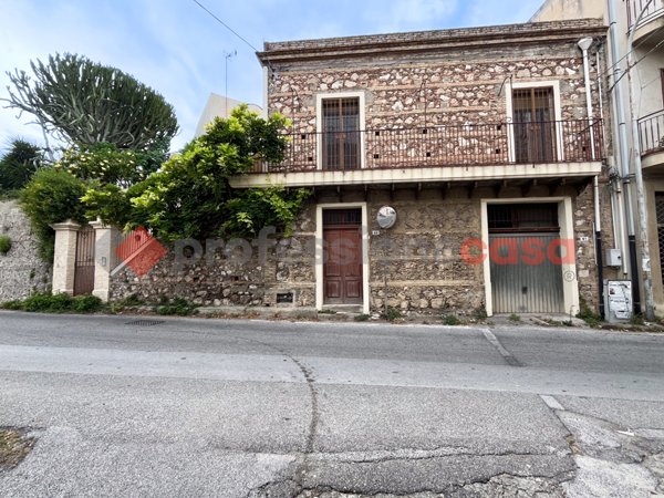 casa indipendente in vendita a Pace del Mela