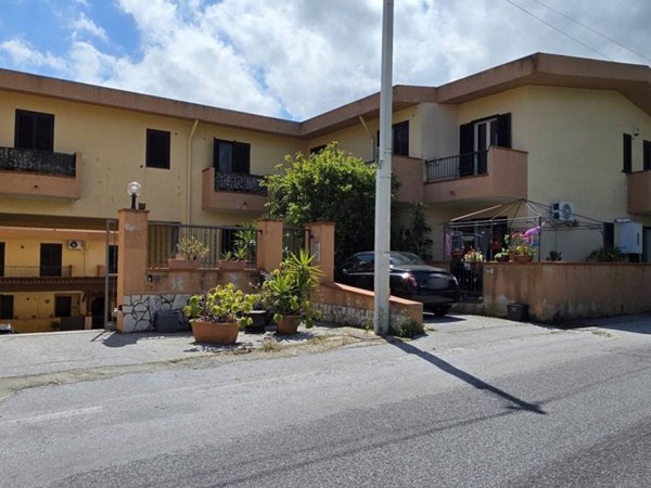 casa indipendente in vendita a Pace del Mela in zona Giammoro