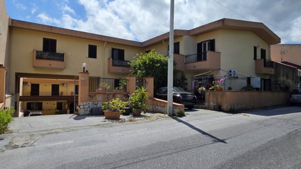 casa indipendente in vendita a Pace del Mela in zona Giammoro