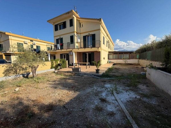 casa indipendente in vendita a Pace del Mela