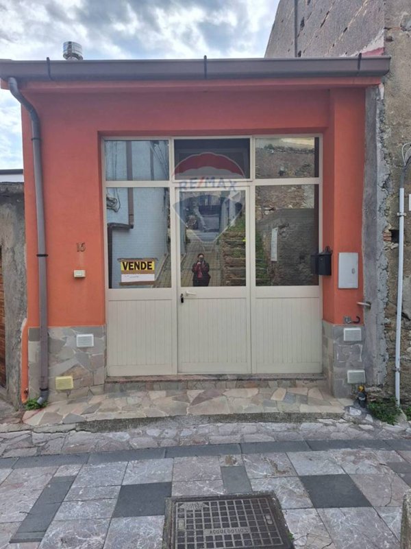 casa indipendente in vendita a Pagliara in zona Rocchenere