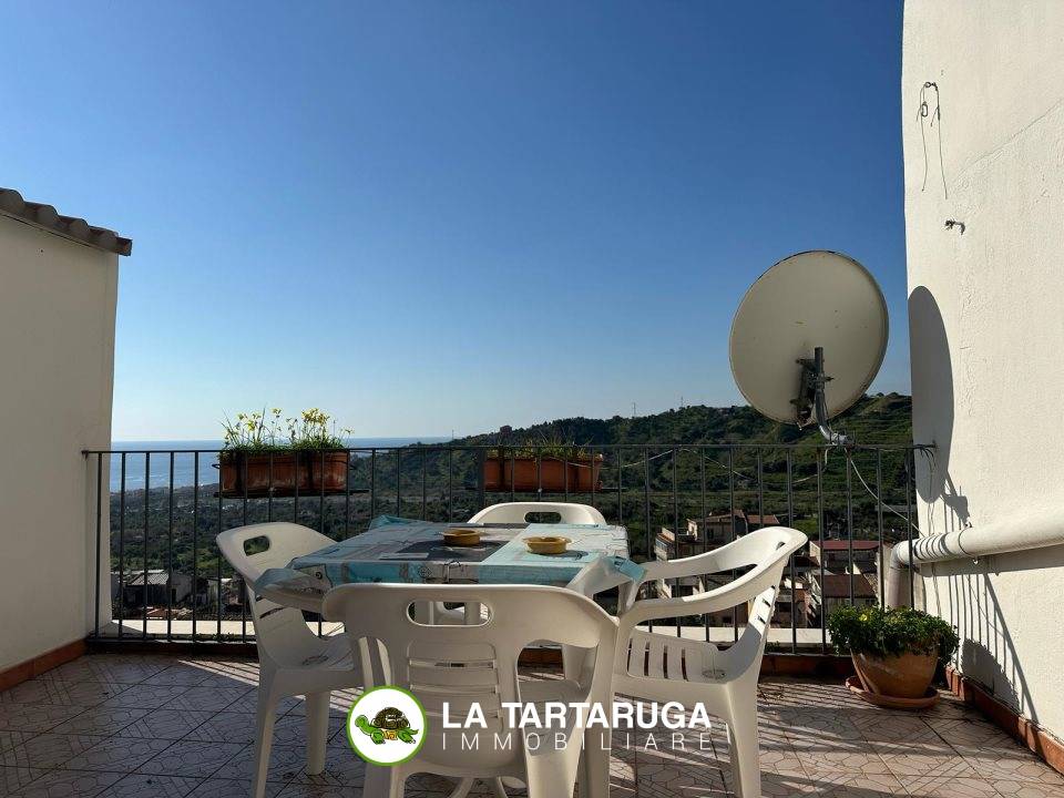 casa indipendente in vendita a Pagliara in zona Rocchenere