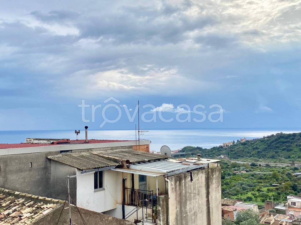 casa indipendente in vendita a Pagliara in zona Rocchenere
