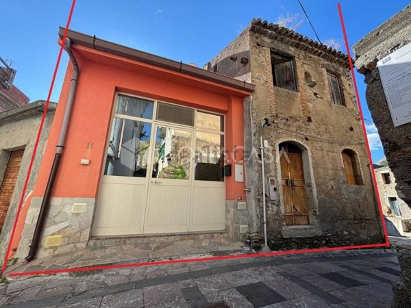 casa indipendente in vendita a Pagliara in zona Rocchenere