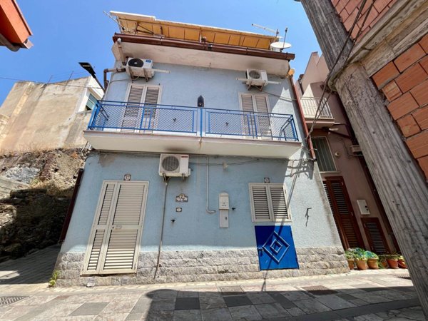 casa indipendente in vendita a Pagliara in zona Rocchenere
