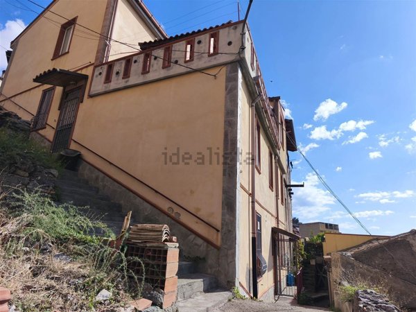 appartamento in vendita a Pagliara in zona Rocchenere