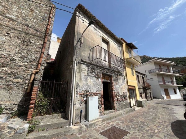 casa indipendente in vendita a Pagliara in zona Rocchenere