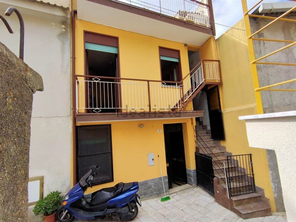 appartamento in vendita a Pagliara in zona Rocchenere