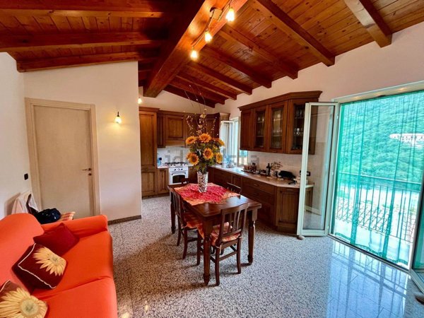 casa indipendente in vendita a Pagliara in zona Rocchenere