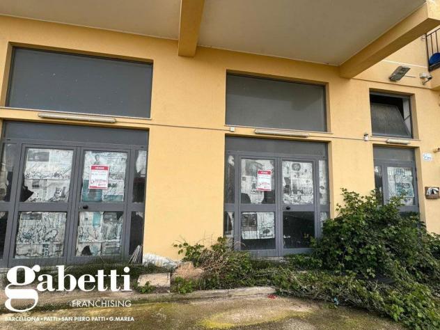 locale commerciale in vendita a Patti