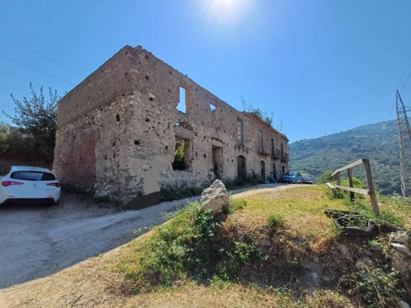 casa indipendente in vendita a Patti