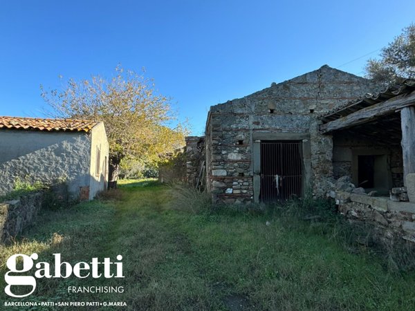 casa indipendente in vendita a Patti in zona Mongiove