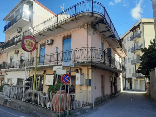 intera palazzina in vendita a Patti