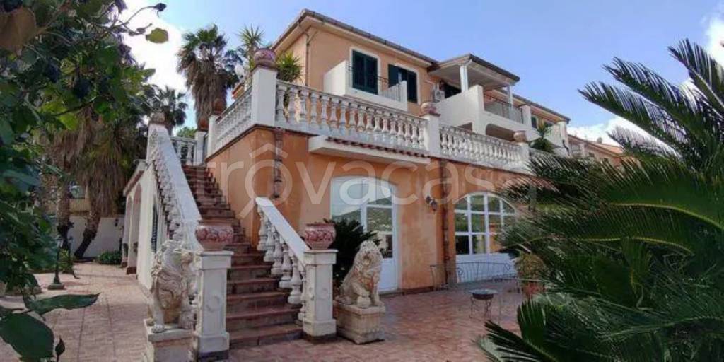 casa indipendente in vendita a Patti