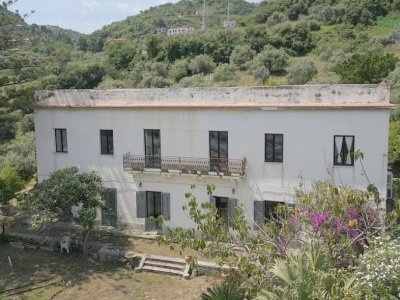casa indipendente in vendita a Patti