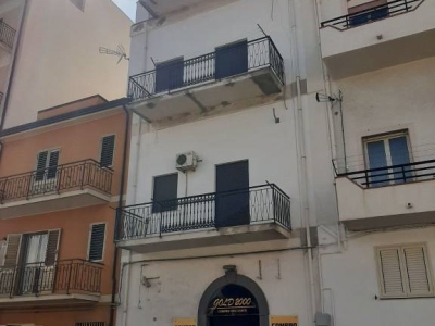 intera palazzina in vendita a Patti in zona Scala
