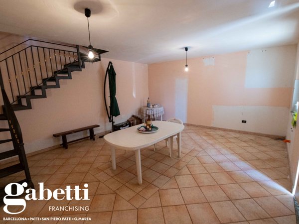 casa indipendente in vendita a Patti in zona Sorrentini
