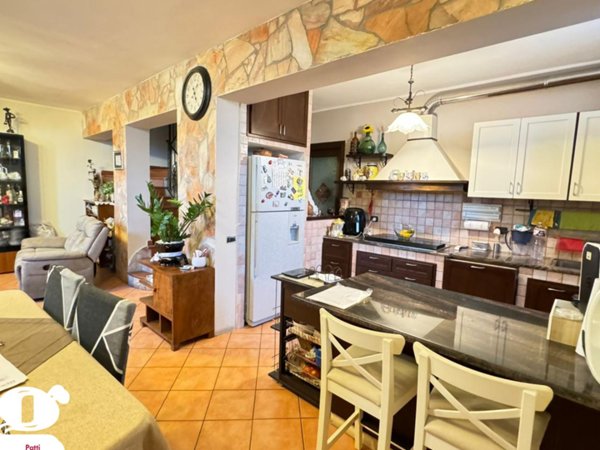 appartamento in vendita a Patti in zona Scala