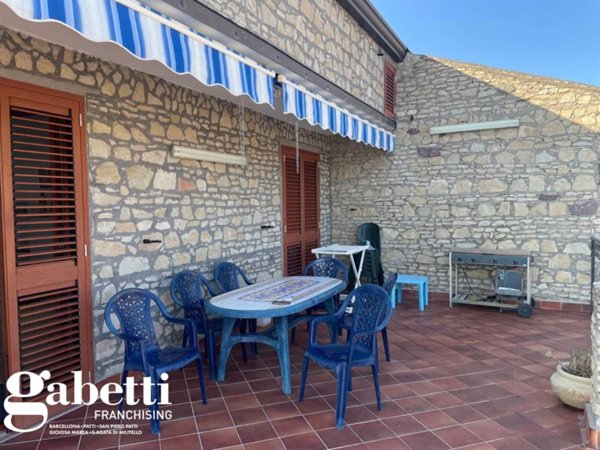 appartamento in vendita a Patti in zona Camera