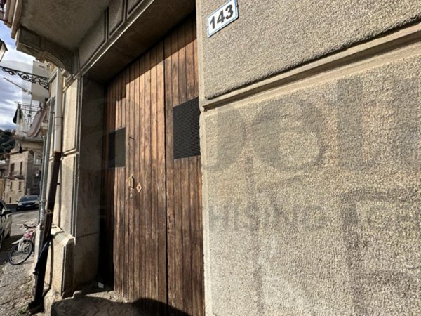 locale di sgombero in vendita a Patti