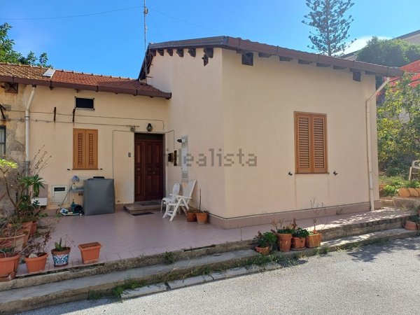 casa indipendente in vendita a Patti