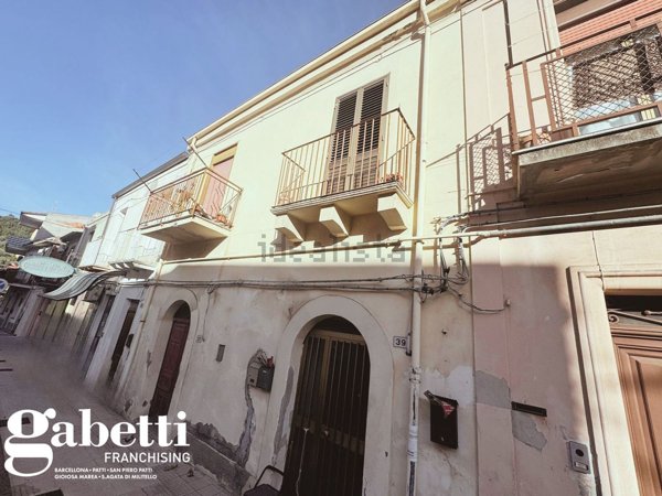 appartamento in vendita a Patti in zona Camera