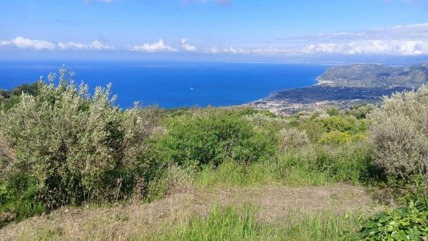 appartamento in vendita a Patti in zona Sorrentini