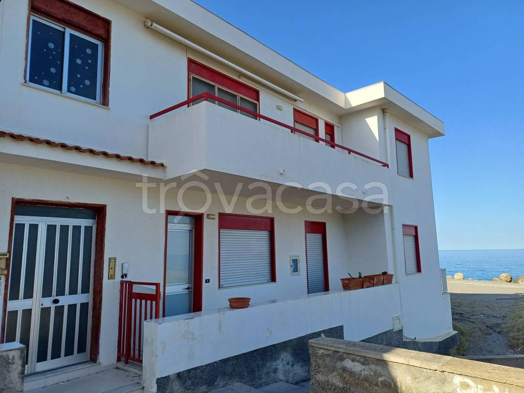 appartamento in vendita a Patti in zona Mongiove