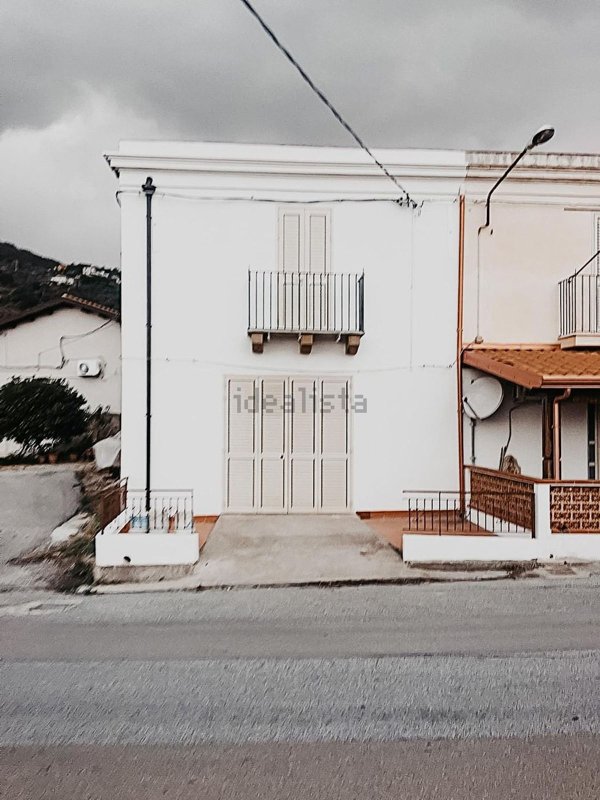 appartamento in vendita a Patti in zona Camera