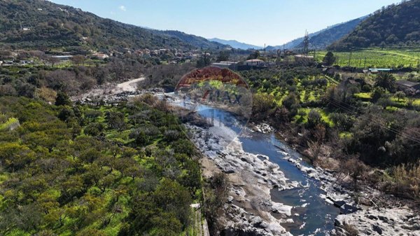 locale di sgombero in vendita a Patti