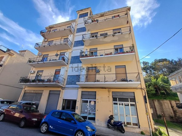 appartamento in vendita a Patti in zona Camera