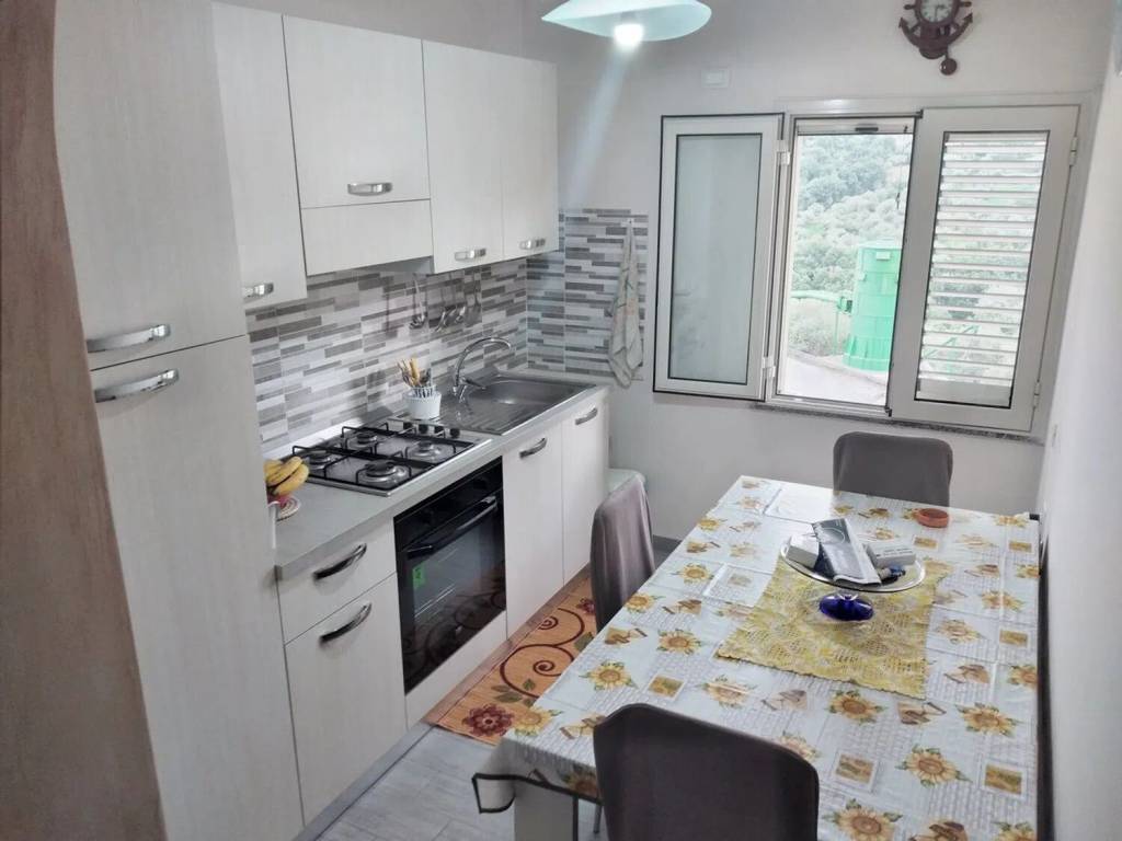 appartamento in vendita a Patti in zona Gallo