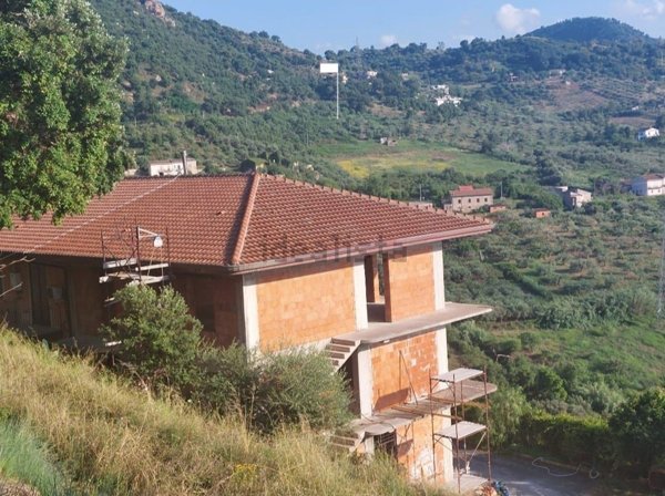 casa indipendente in vendita a Patti