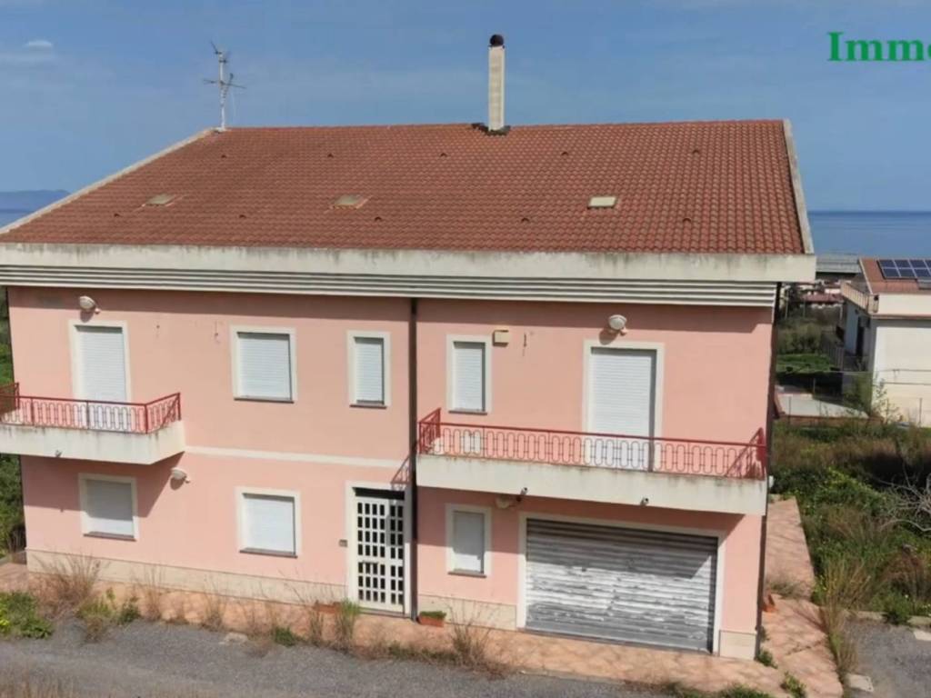 casa indipendente in vendita a Patti