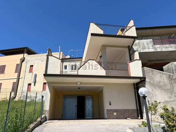 casa indipendente in vendita a Patti in zona Gallo