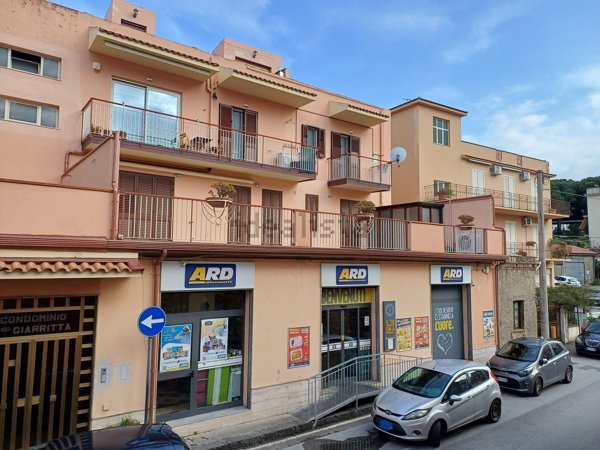 appartamento in vendita a Patti in zona Camera