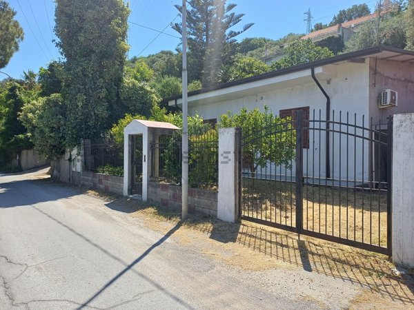 casa indipendente in vendita a Patti in zona Provenzani
