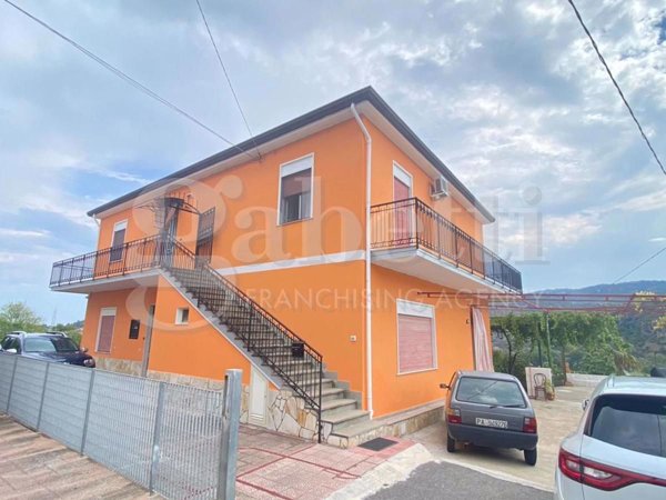 casa indipendente in vendita a Patti
