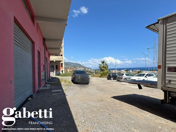 locale commerciale in vendita a Patti in zona Case Nuove Russo